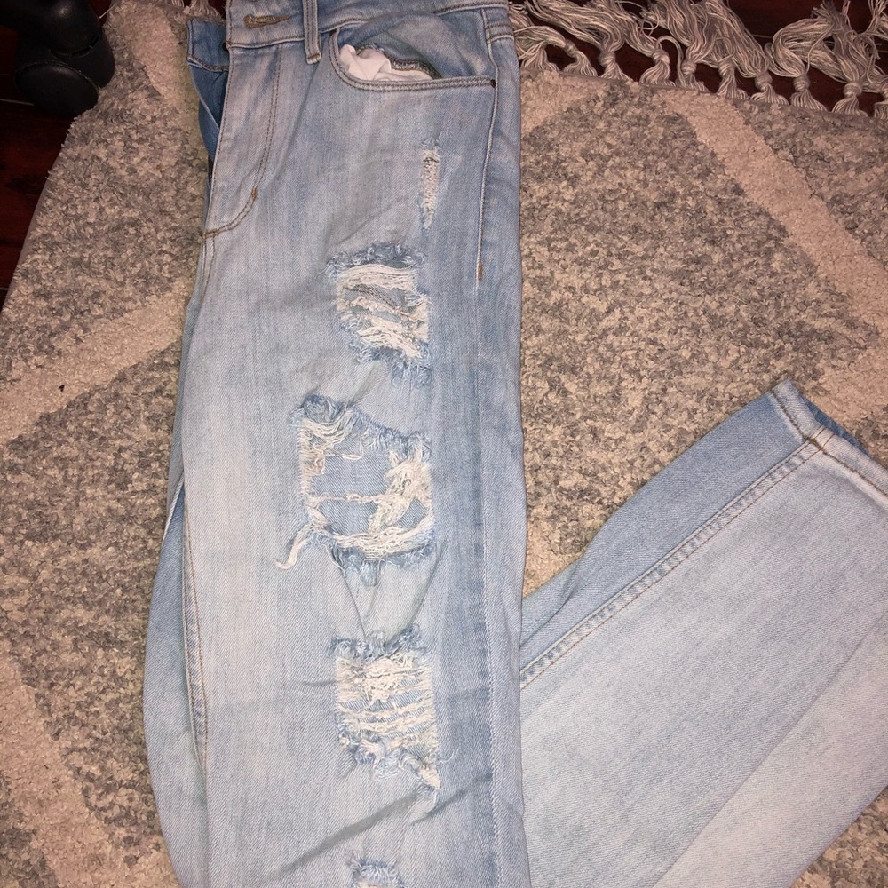 Guess 1981 High Rise Ripped Jeans - Picture 5 of 7